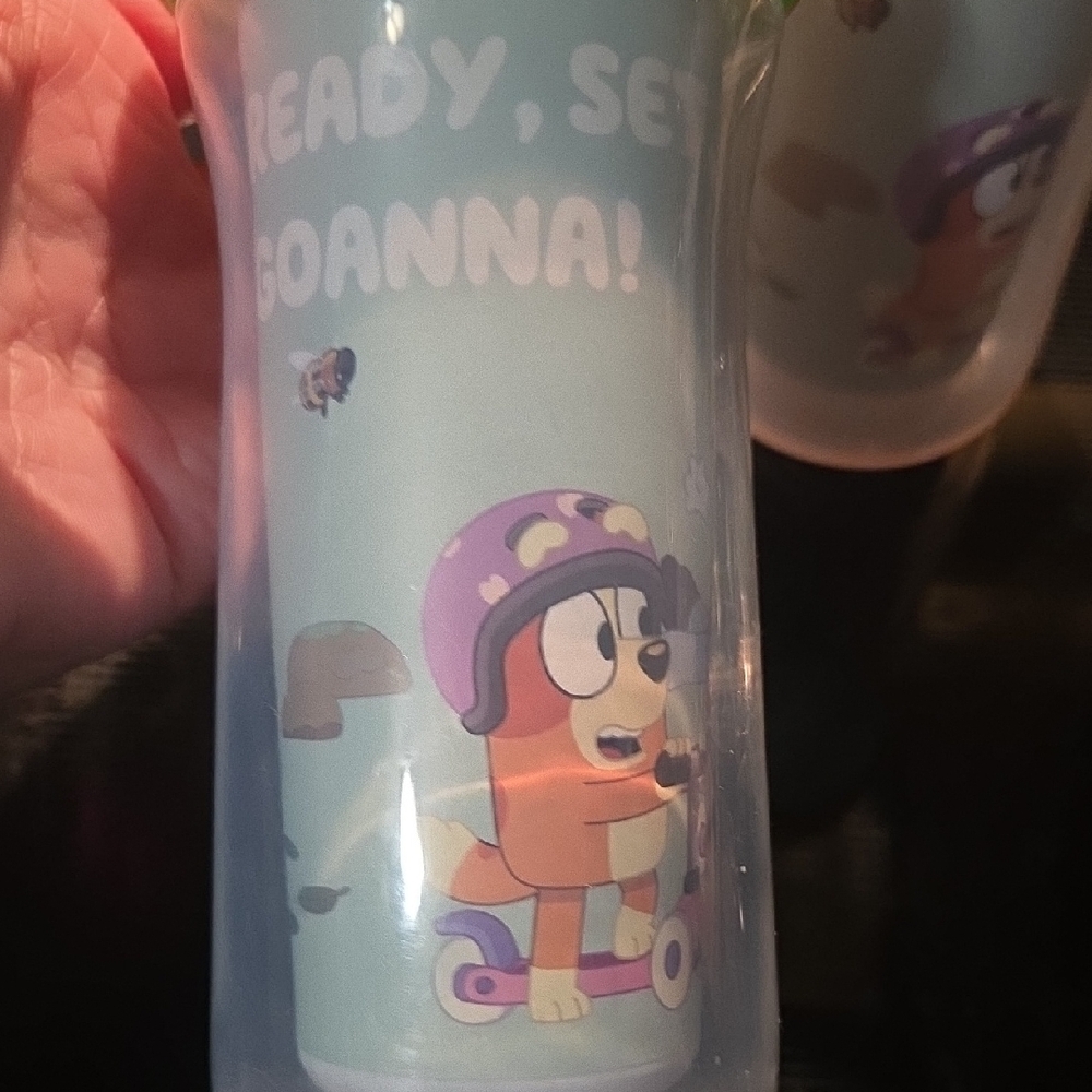 Bluey Sippy Cups with Green and Orange Lids - Picture 2 of 9